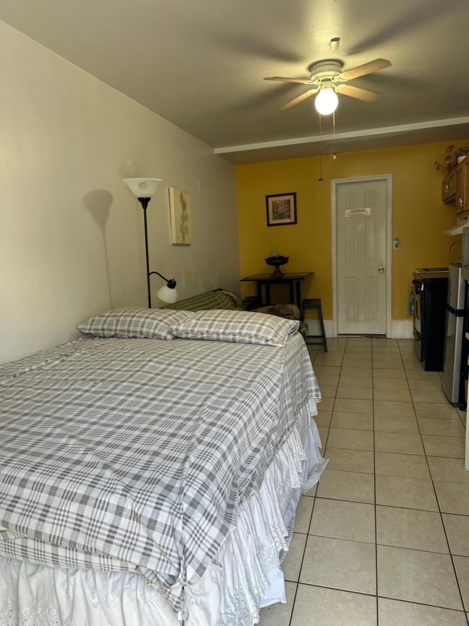 Full Bed Near Temple And Center Appartement *